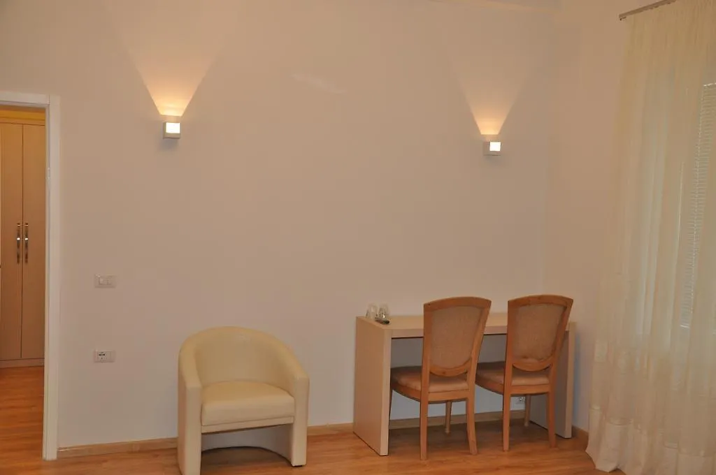 Grand White City Hotel Berat 4*,