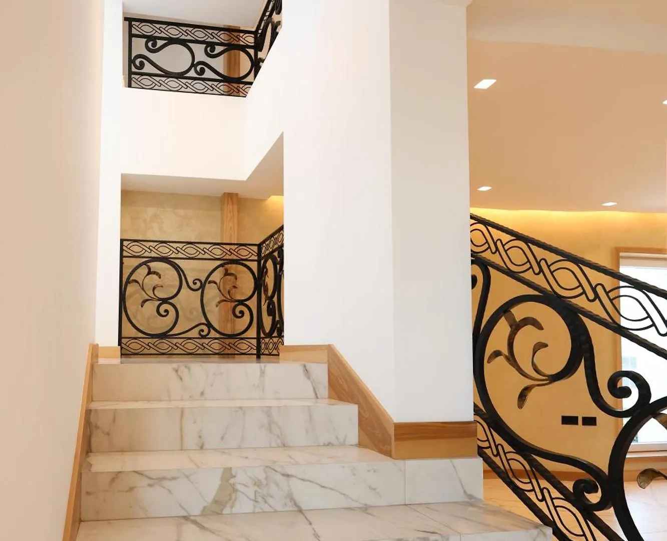 Grand White City Hotel Berat 4*,  Albania