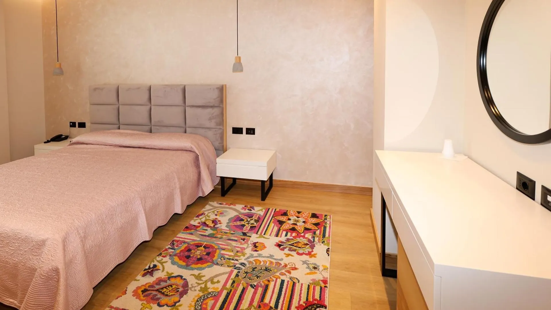 Grand White City Hotel Berat