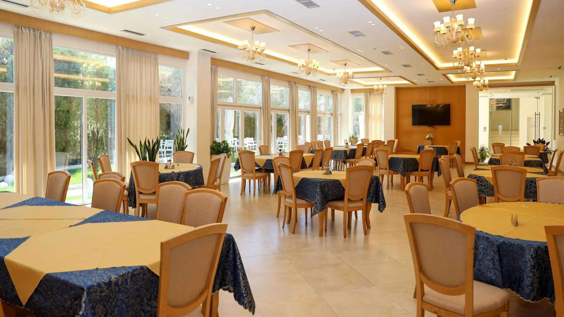 Grand White City Hotel Berat
