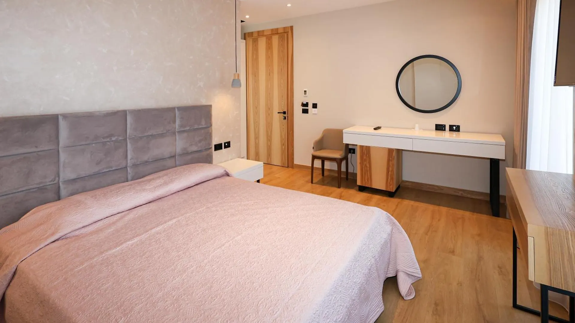 Grand White City Hotel Berat
