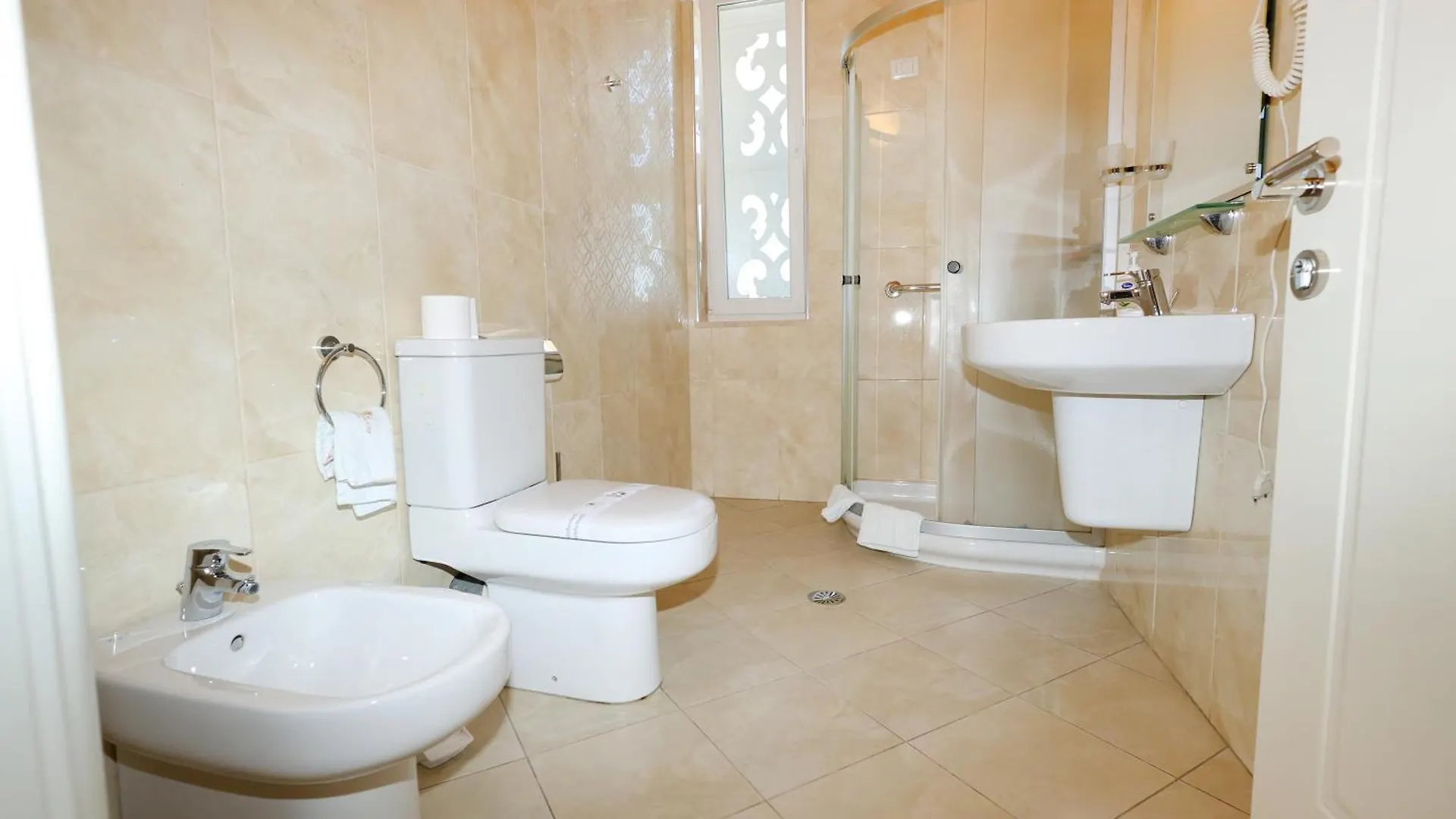 Grand White City Hotel Berat 4*,