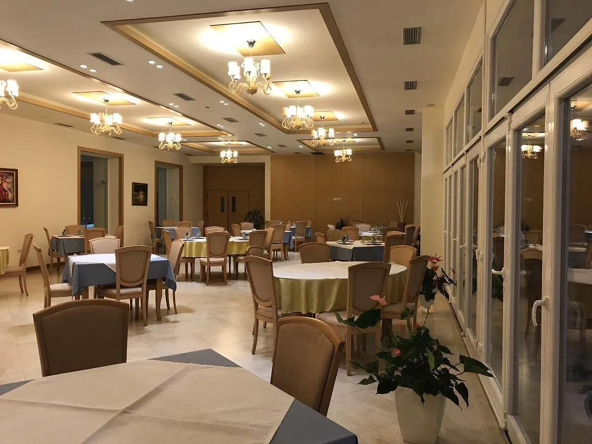 Grand White City Hotel Berat 4*,