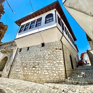 Athina In Castle - Since 1741 Holiday home
