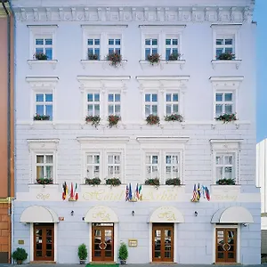 Otel Arbes