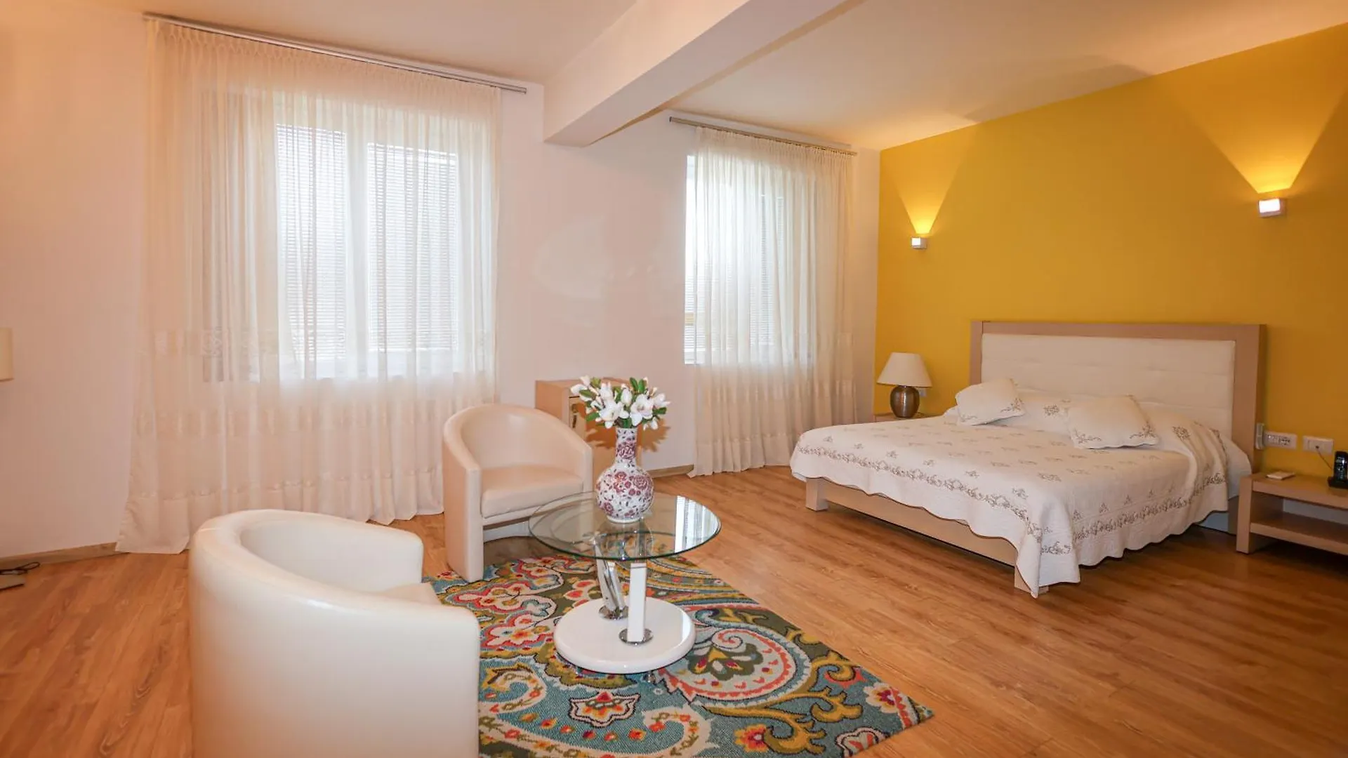Grand White City Hotel Berat